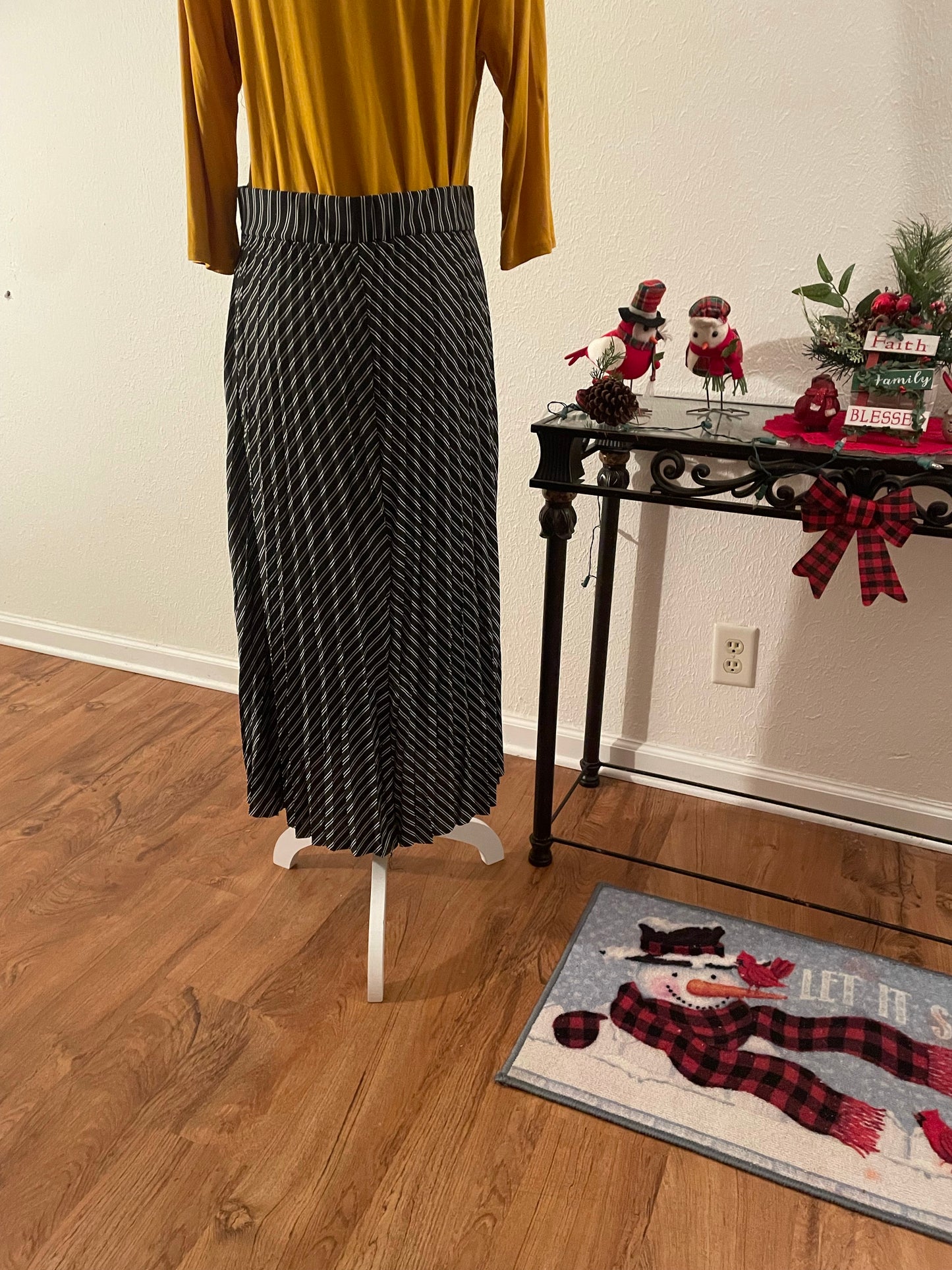 High or low waist pleated skirt