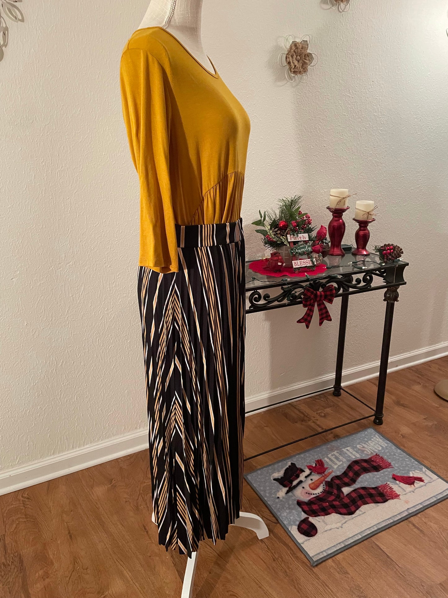 High or low waist pleated skirt