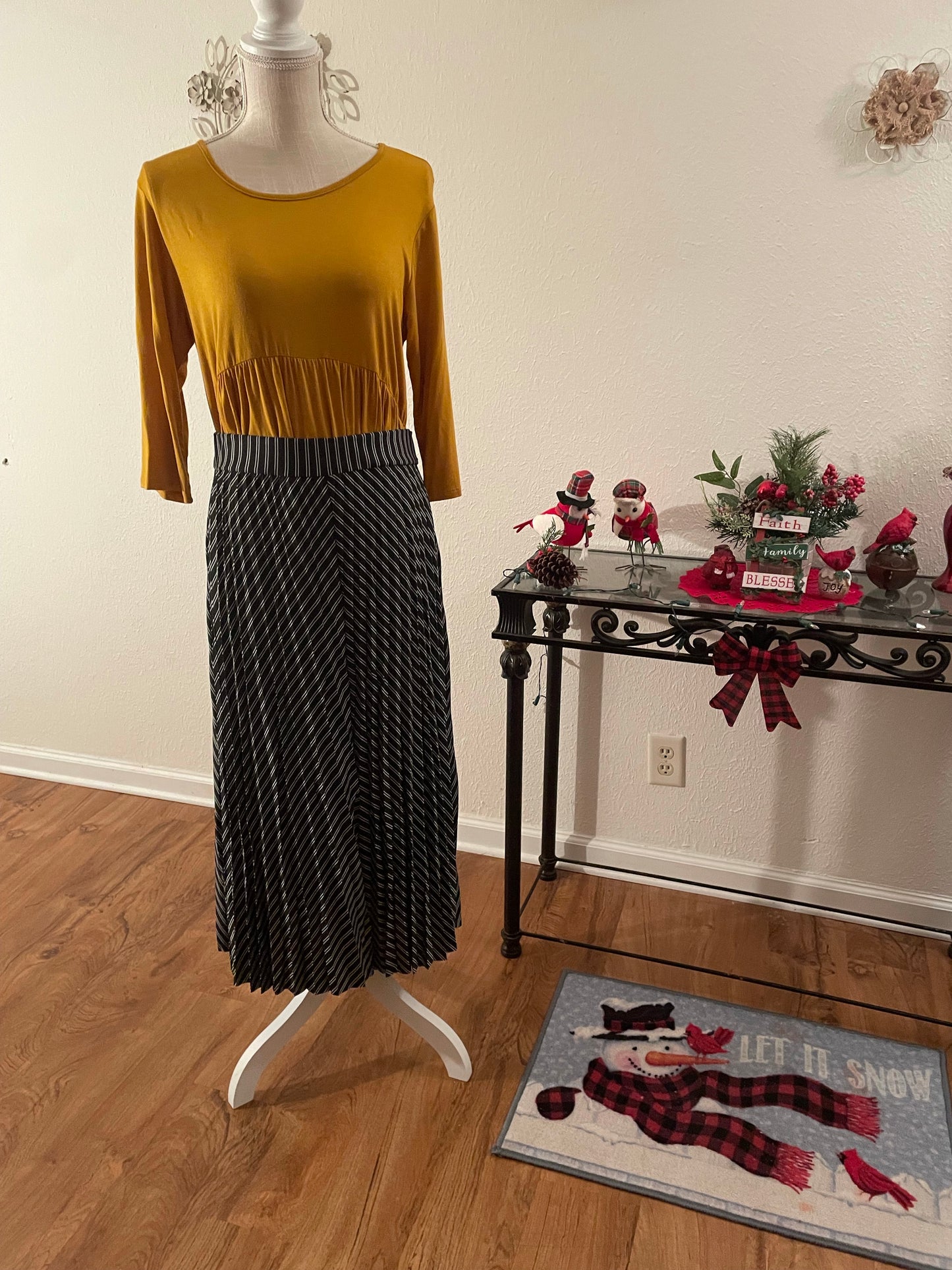 High or low waist pleated skirt