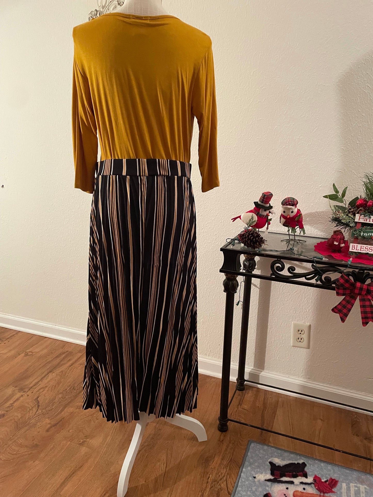 High or low waist pleated skirt