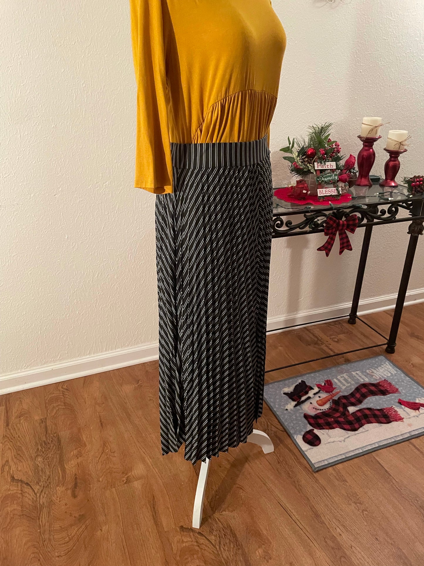 High or low waist pleated skirt
